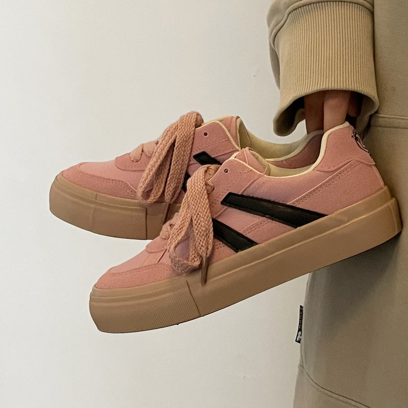 Baskets brodées femme